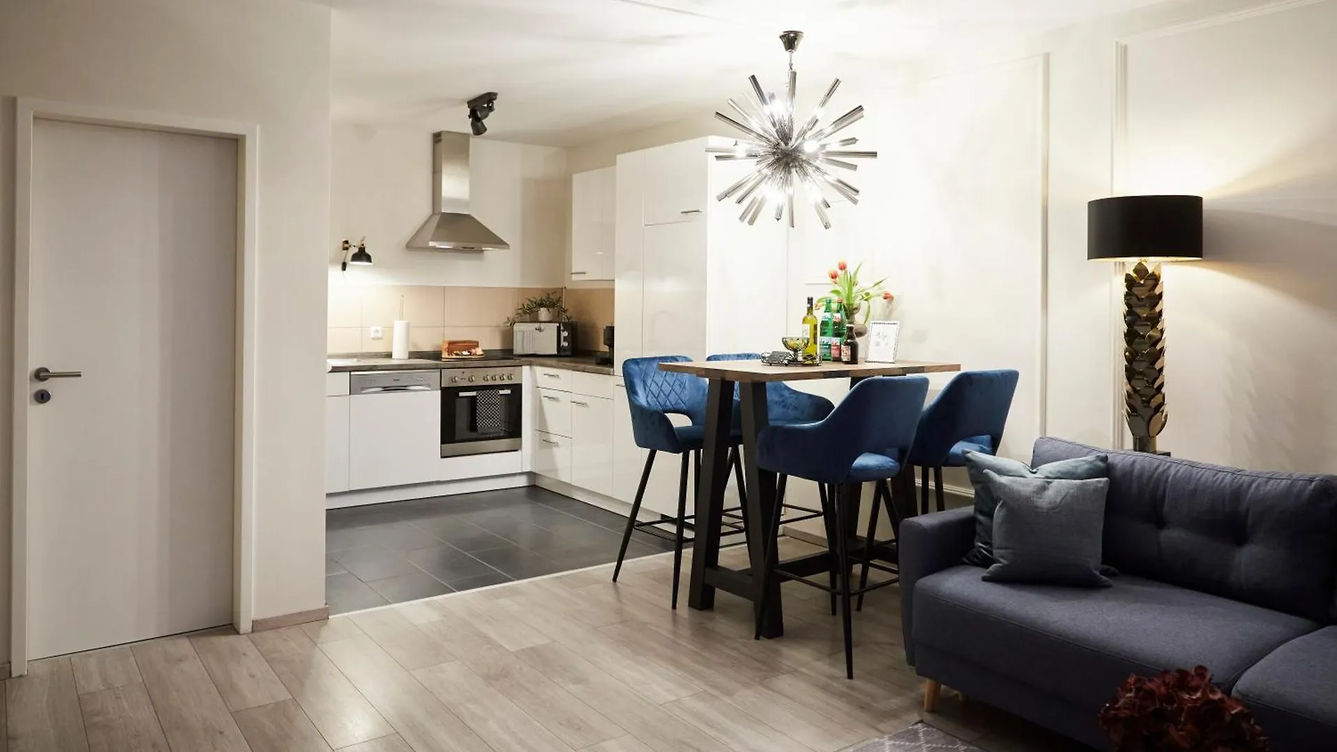 R B Apartment Hamburg Business Am Flughafen Fuer 1-5 Personen - Ideal Fuer Geschaeftsreisende Und Familien - Kueche - Waschtrockner - Smart Tv 0*,