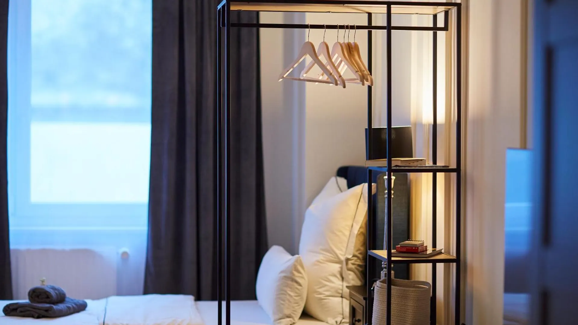 R B Apartment Hamburg Business Am Flughafen Fuer 1-5 Personen - Ideal Fuer Geschaeftsreisende Und Familien - Kueche - Waschtrockner - Smart Tv